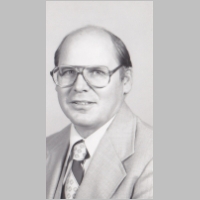 Philip Lippert_t (15K)